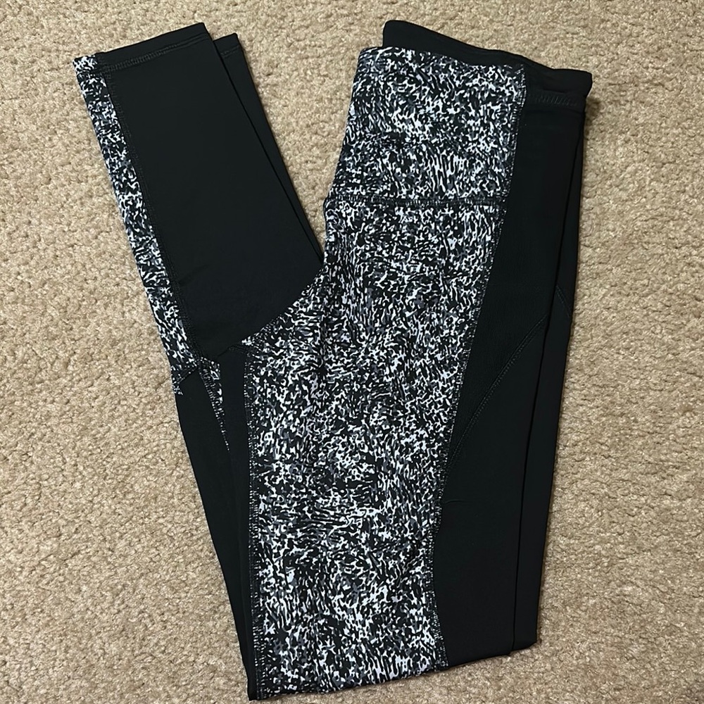 Women’s Champion Black and White Patterned Leggings - Size S